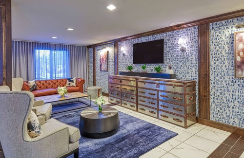 Port Huron Hotel | Relax at DoubleTree by Hilton Hotel Port Huron - 4 Star Stay
