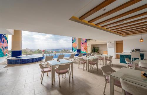 Aqaba Hotel | Elegant Oceanfront DoubleTree by Hilton Hotel Aqaba