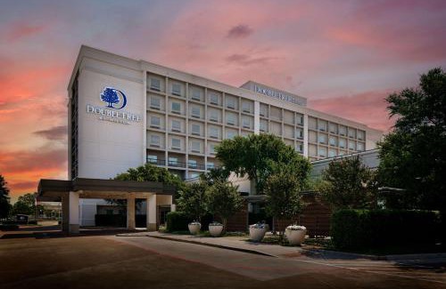 Dallas Hotel | Stylish DoubleTree by Hilton Dallas - Love Field Awaits You