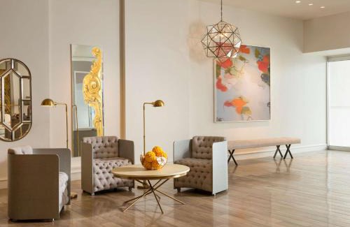 Dallas Hotel | Stylish DoubleTree by Hilton Dallas - Love Field Awaits You