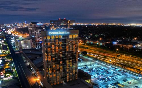 Dallas Hotel | Explore DoubleTree by Hilton Dallas Campbell Centre