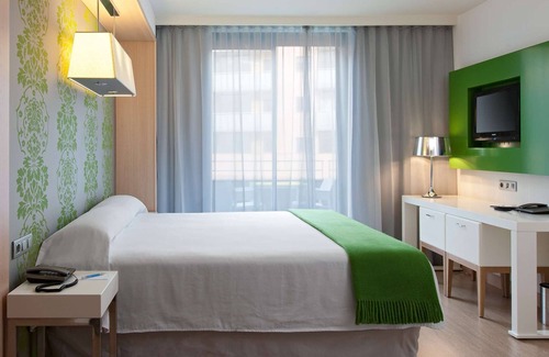 Eixample Hotel | Charming DoubleTree by Hilton Girona with Pool & Spa