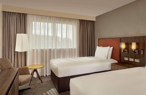 Sheffield Hotel | Elegant DoubleTree by Hilton Sheffield Park with Spa & Pool