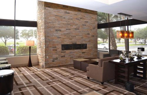 Southeast Houston Hotel | Comfort and Quality at DoubleTree by Hilton Hobby Airport