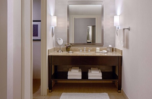 Greenway Plaza-Upper Kirby Hotel | Inviting Retreat at DoubleTree by Hilton Houston - Greenway Plaza