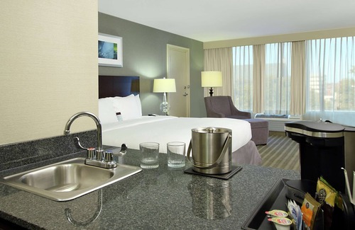 Newark Hotel | Comfortable Stay at DoubleTree by Hilton Newark, Ohio