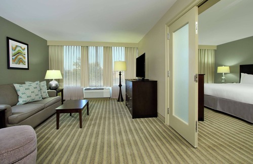Newark Hotel | Comfortable Stay at DoubleTree by Hilton Newark, Ohio