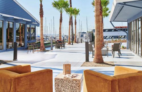 Berkeley Hotel | Pet-Friendly Retreat at DoubleTree by Hilton Berkeley Marina