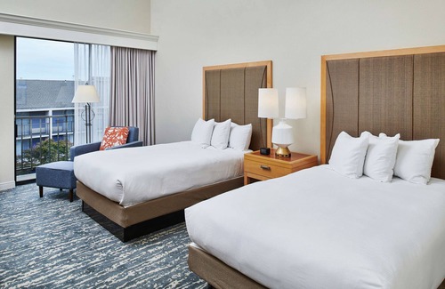 Berkeley Hotel | Relax at DoubleTree by Hilton Berkeley Marina with Pool & Spa