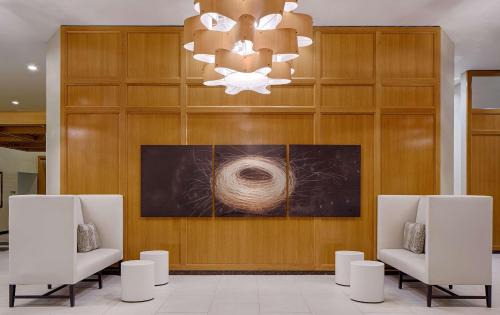 Greenway Plaza-Upper Kirby Hotel | Discover Comfort at DoubleTree by Hilton Houston Greenway Plaza