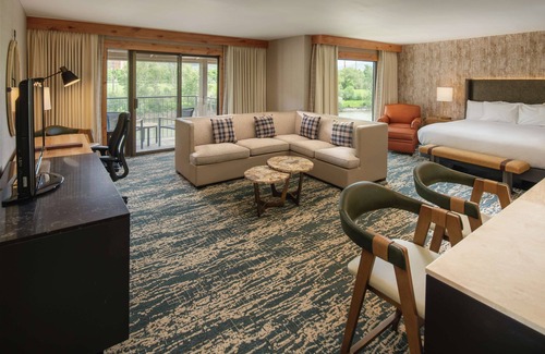 Heart of Missoula Hotel | Elegant Escape at DoubleTree by Hilton Missoula - Edgewater