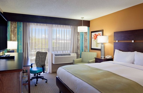 Southside Hotel | Explore Comfort at DoubleTree by Hilton Hotel Santa Fe
