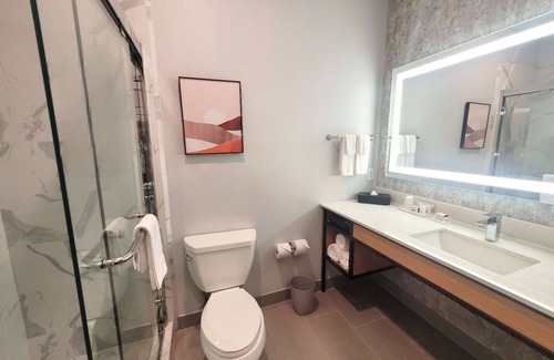 Westchase Hotel | Comfortable Stay at DoubleTree by Hilton Houston Westchase