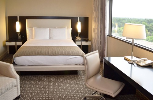 Southeast Houston Hotel | Discover Comfort at Doubletree by Hilton Houston Hobby
