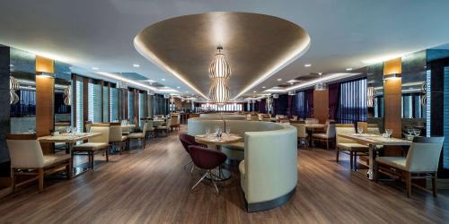 Zeytinburnu Hotel | Discover Doubletree By Hilton Istanbul Topkapi with Spa & Pool