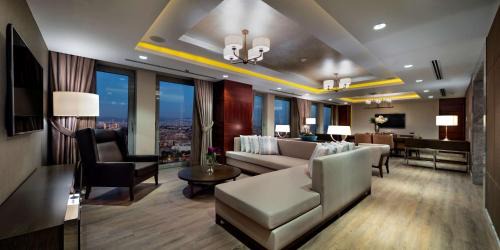 Zeytinburnu Hotel | Discover Doubletree By Hilton Istanbul Topkapi with Spa & Pool
