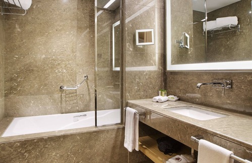Avcilar Hotel | Elegant DoubleTree by Hilton Istanbul Avcilar with Spa & Pool