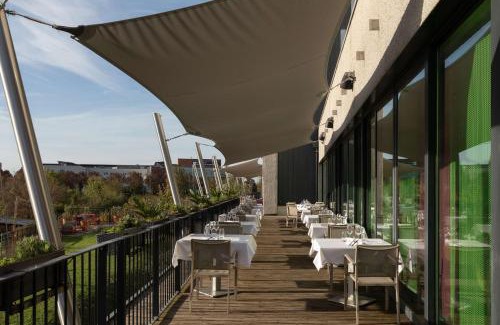 Porte Des Alpes - Mi Plaine - Manissieux Hotel | Relax at DoubleTree by Hilton Lyon Eurexpo - 4-Star Comfort