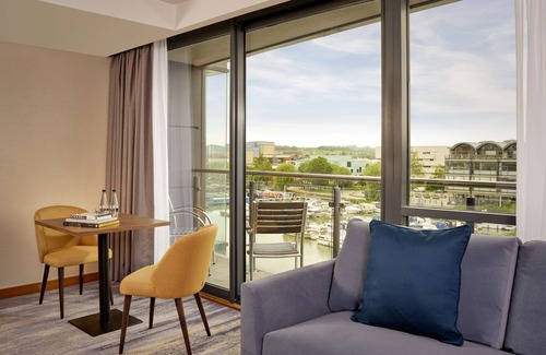 Lincoln Hotel | Discover DoubleTree by Hilton Lincoln: 4-Star Comfort Awaits