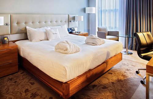 Lincoln Hotel | Discover DoubleTree by Hilton Lincoln: 4-Star Comfort Awaits
