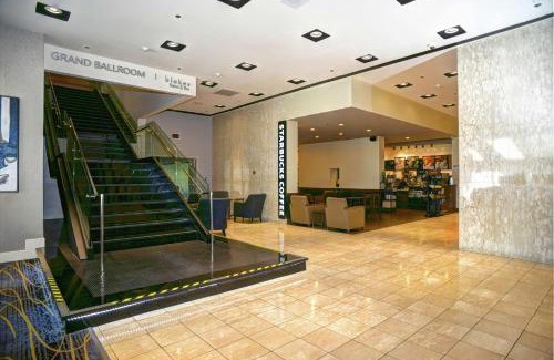 Downtown London Hotel | Relax at Doubletree by Hilton London with Pool & Spa