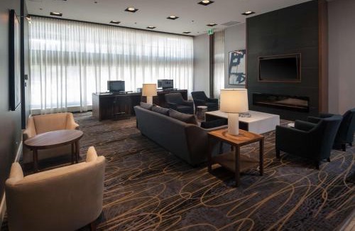 Downtown London Hotel | Relax at Doubletree by Hilton London with Pool & Spa