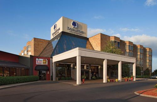 Murfreesboro Hotel | Discover DoubleTree by Hilton Murfreesboro: Pet-Friendly Retreat