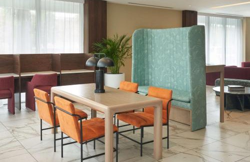 West Little River Hotel | Relax at DoubleTree by Hilton Miami North I-95 with Pool