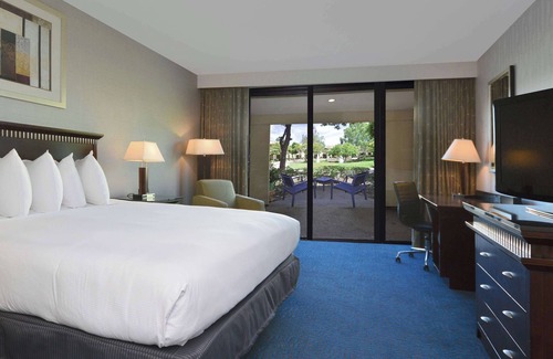 Newark Hotel | Comfortable Stay at Doubletree by Hilton Newark - Fremont