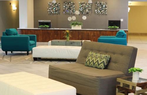 South Central Omaha Hotel | Discover Doubletree By Hilton Omaha Southwest: Pet-Friendly Stay