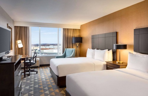 Pointe Claire Hotel | Stay at DoubleTree by Hilton Pointe Claire: Family-Friendly Oasis