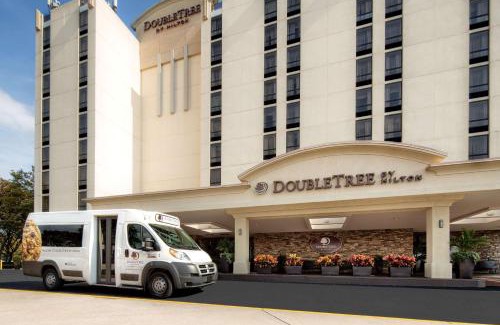 Primos Secane Hotel | Relax at DoubleTree by Hilton Philadelphia Airport Hotel