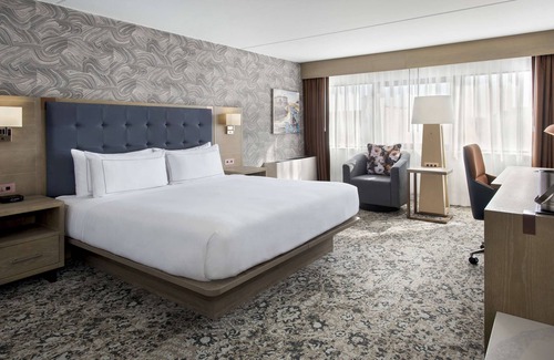 Poughkeepsie Hotel | Elegant DoubleTree by Hilton Poughkeepsie with Great Amenities