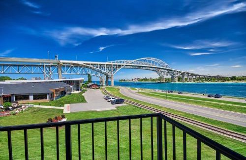 Port Huron Hotel | Inviting DoubleTree by Hilton Port Huron with Pool & Hot Tub