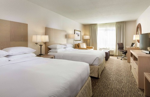 Tigard Hotel | Delightful DoubleTree by Hilton Tigard with Pool & Spa