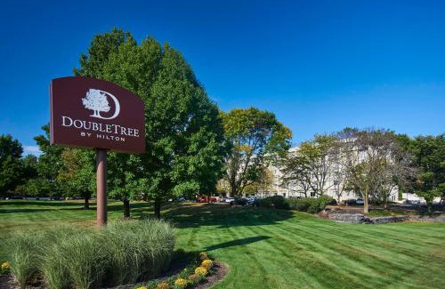 Princeton Hotel | Discover DoubleTree by Hilton Princeton: Pet-Friendly Retreat