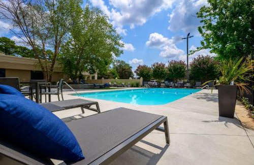 Northeast Raleigh Hotel | Enjoy Comfort at DoubleTree by Hilton Raleigh Midtown