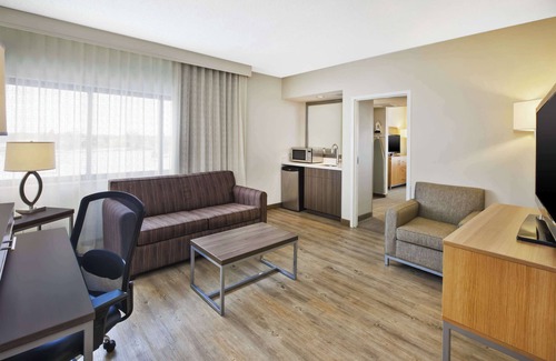 Historic Rapid City Hotel | Experience Holiday Inn Rapid City-Rushmore Plaza Comfort