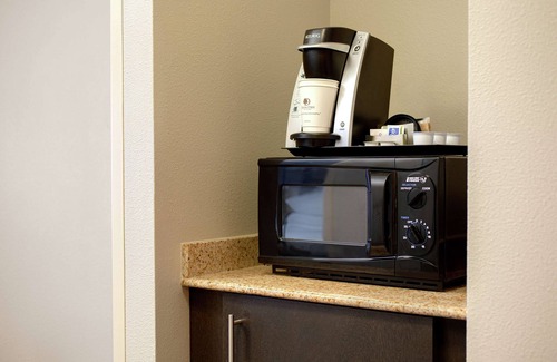 Sandston Hotel | Unwind at DoubleTree by Hilton Richmond Airport, 4-Star Comfort