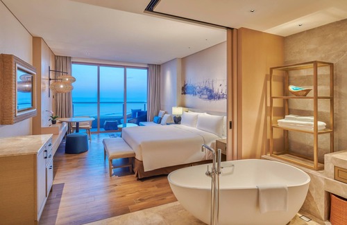 Chengqu District Resort | Discover DoubleTree by Hilton Shanwei: Family-Friendly Retreat