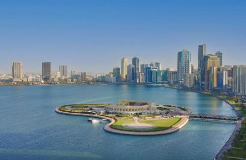 Al Majaz Hotel | Experience Oceanfront Relaxation at DoubleTree by Hilton Sharjah