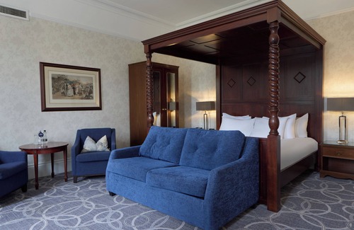 Wokingham Hotel | Discover DoubleTree by Hilton St. Anne's Manor Escape