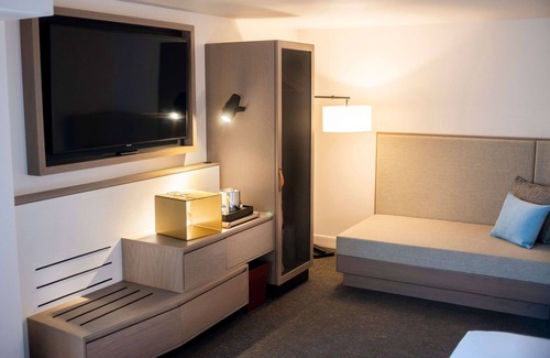 Downtown St. John's Hotel | Delightful DoubleTree by Hilton St. John's Harbourview Hotel