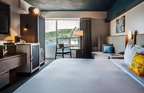 Downtown St. John's Hotel | Delightful DoubleTree by Hilton St. John's Harbourview Hotel