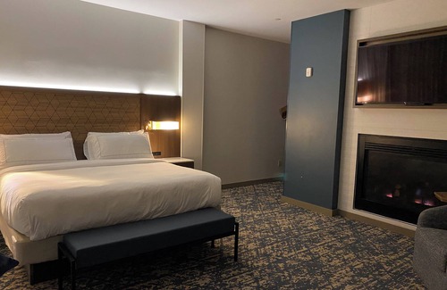 Tinton Falls Hotel | Comfortable Stay at DoubleTree by Hilton Tinton Falls