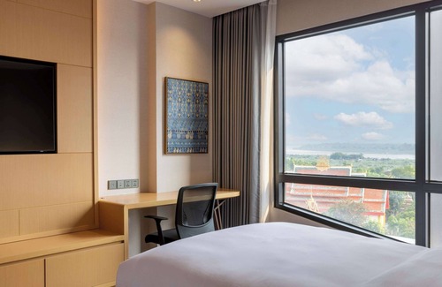 Vientiane Hotel | Family-Friendly Retreat at Doubletree By Hilton Vientiane