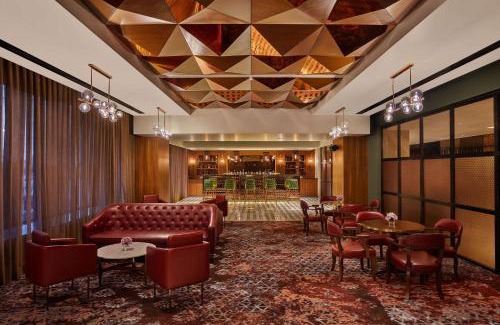 Varanasi Hotel | Relax at Doubletree By Hilton Varanasi with Oceanfront Views