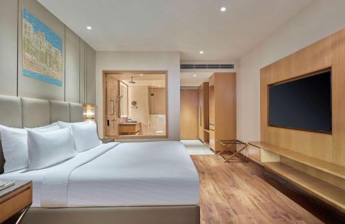 Varanasi Hotel | Relax at Doubletree By Hilton Varanasi with Oceanfront Views