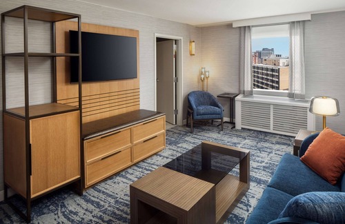 Downtown Hotel | Discover Doubletree by Hilton Silver Spring: 4-Star Comfort
