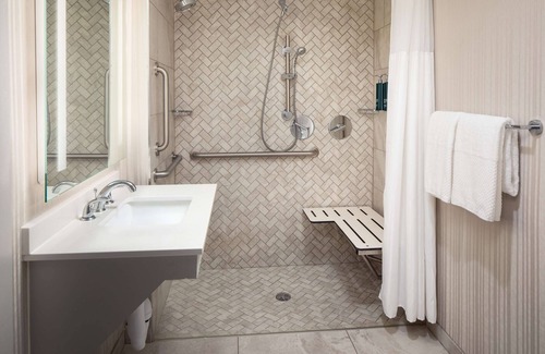 Downtown Hotel | Discover Doubletree by Hilton Silver Spring: 4-Star Comfort